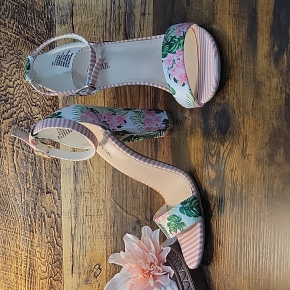 New, Wedge, Floral & Pink Stripe Print, Sandals, Size US 10 - Picture 3 of 8